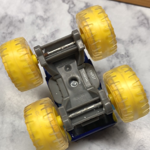 Blaze and the Monster Machines Trucks - Picture 3 of 13